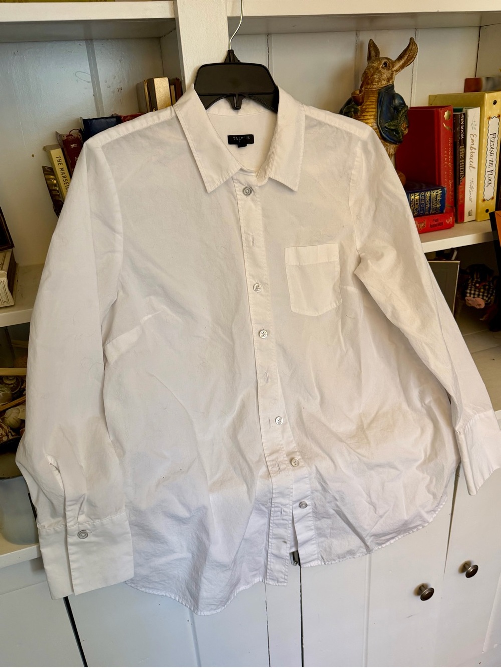 Classic Women’s White Button down blouse, from Talbot’s size Medium petite - Picture 3 of 9